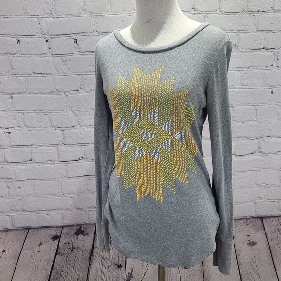 American Eagle Long sleeve Favorite T shirt - Picture 2 of 7